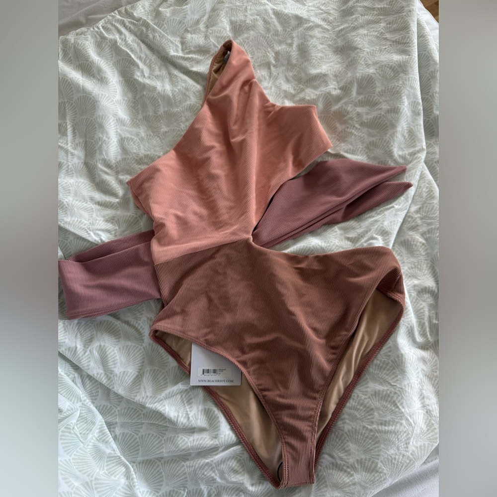 NWT Beach Riot Carlie One-Shoulder Colorblock Swimsuit in Dusty Rose & Mauve